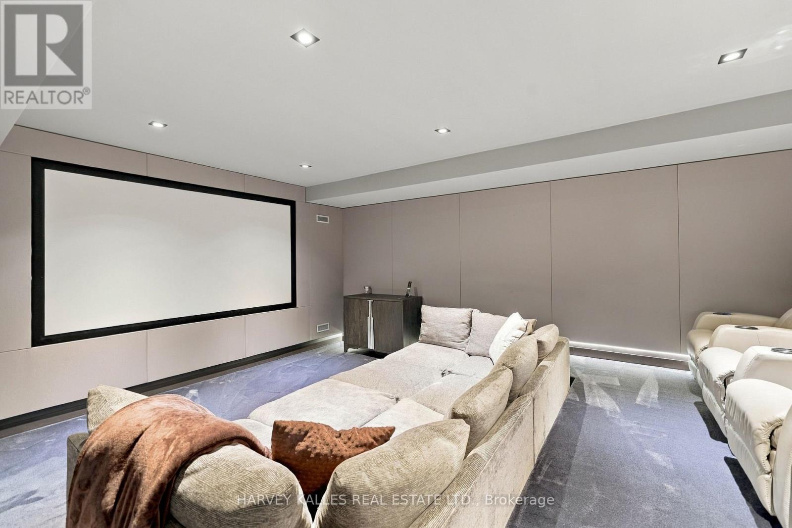 221 DUNVEGAN ROAD