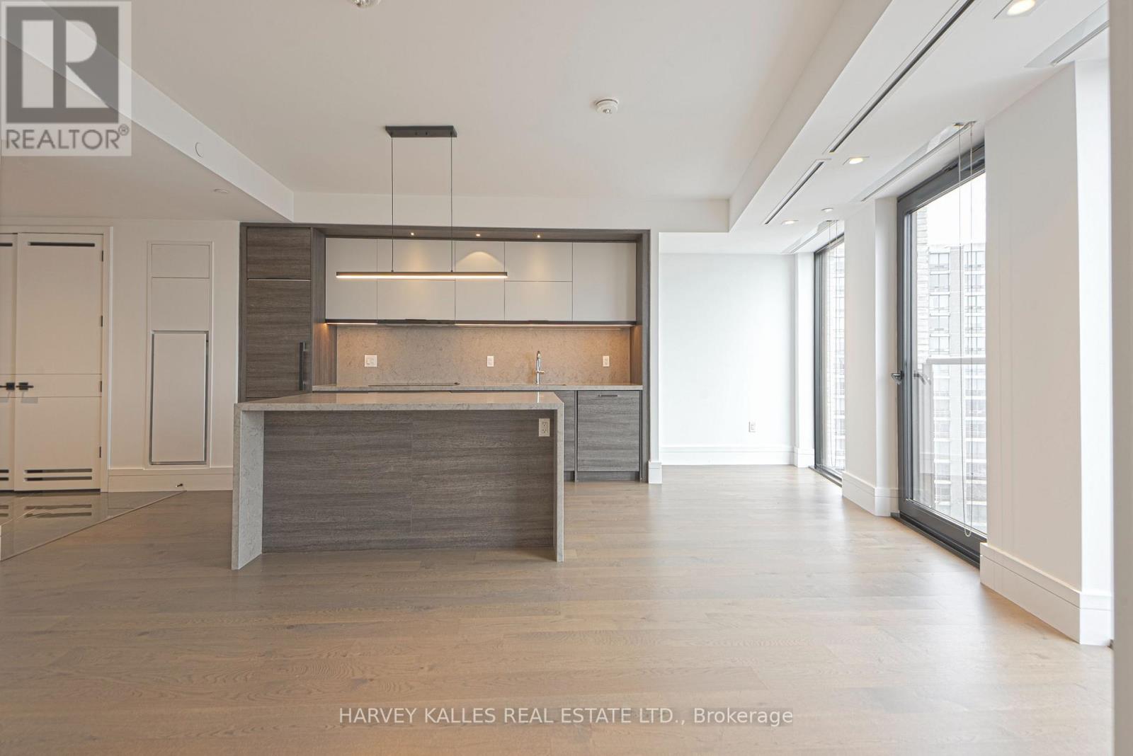 1508 - 215 LONSDALE ROAD