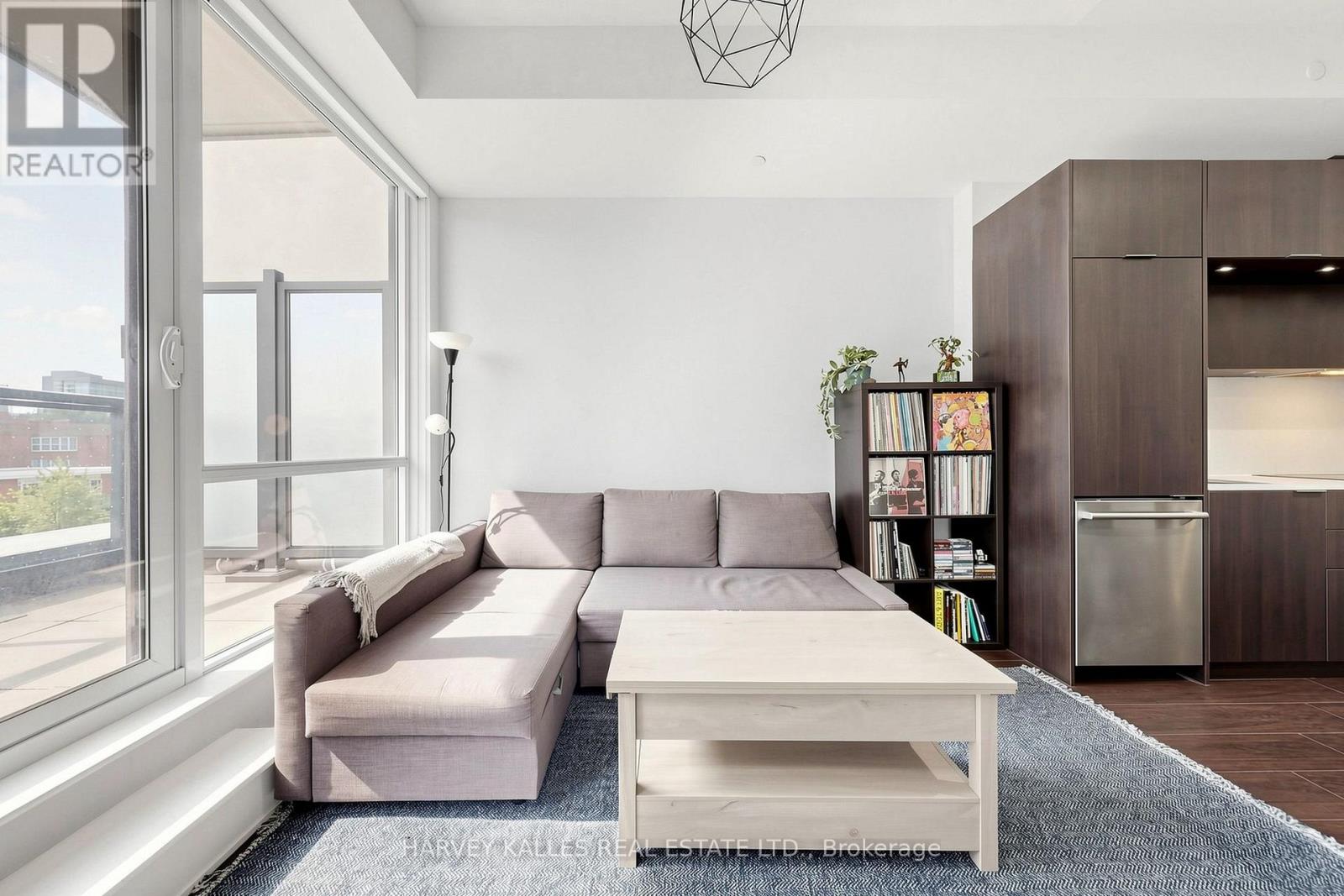 419 - 55 REGENT PARK BOULEVARD
