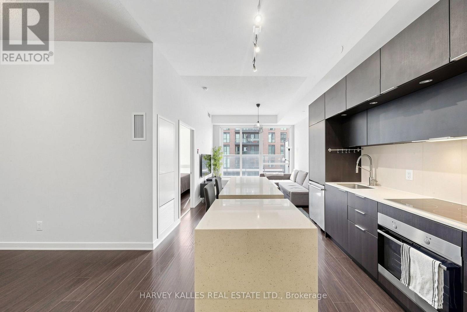 419 - 55 REGENT PARK BOULEVARD