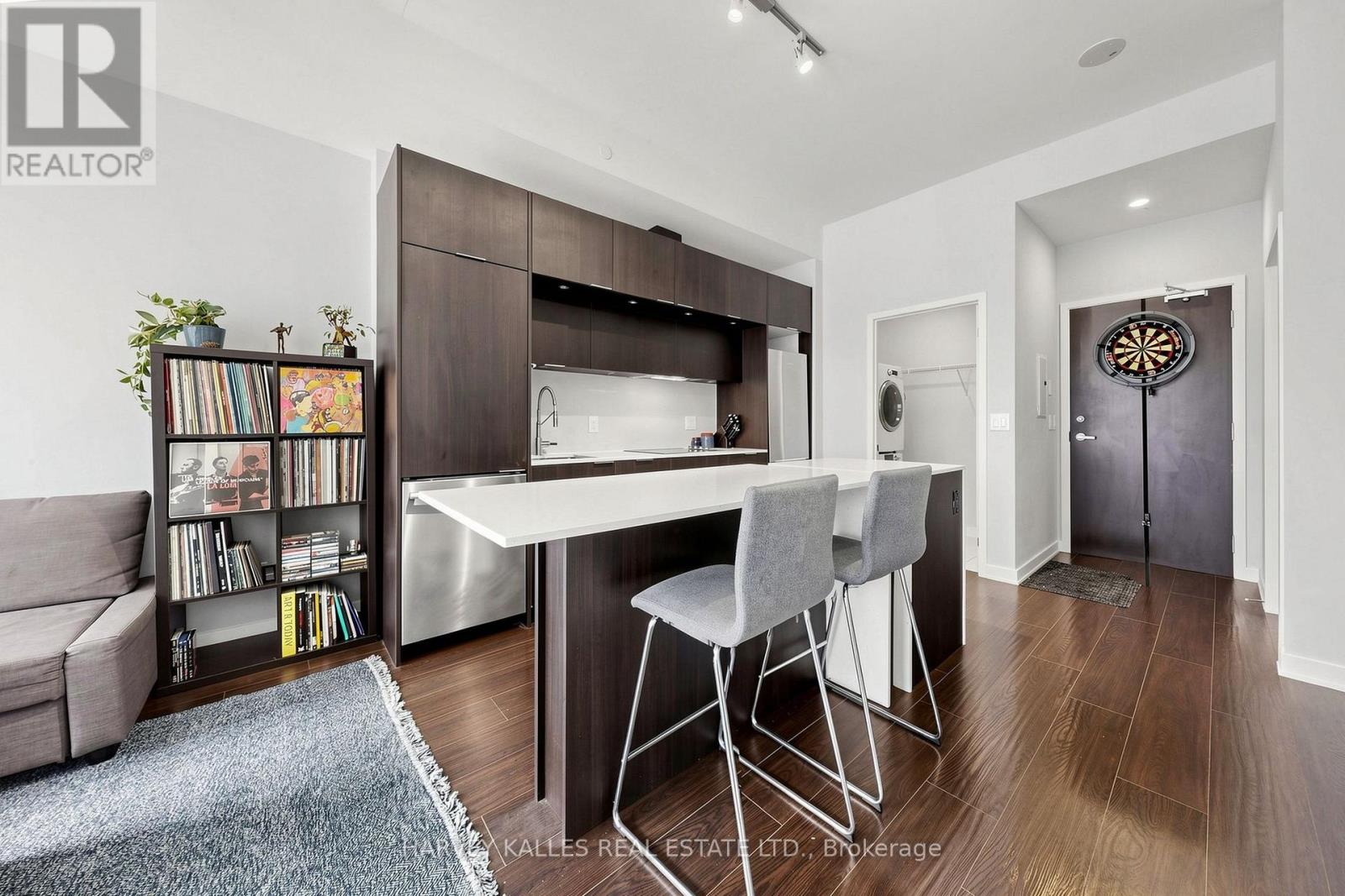 419 - 55 REGENT PARK BOULEVARD