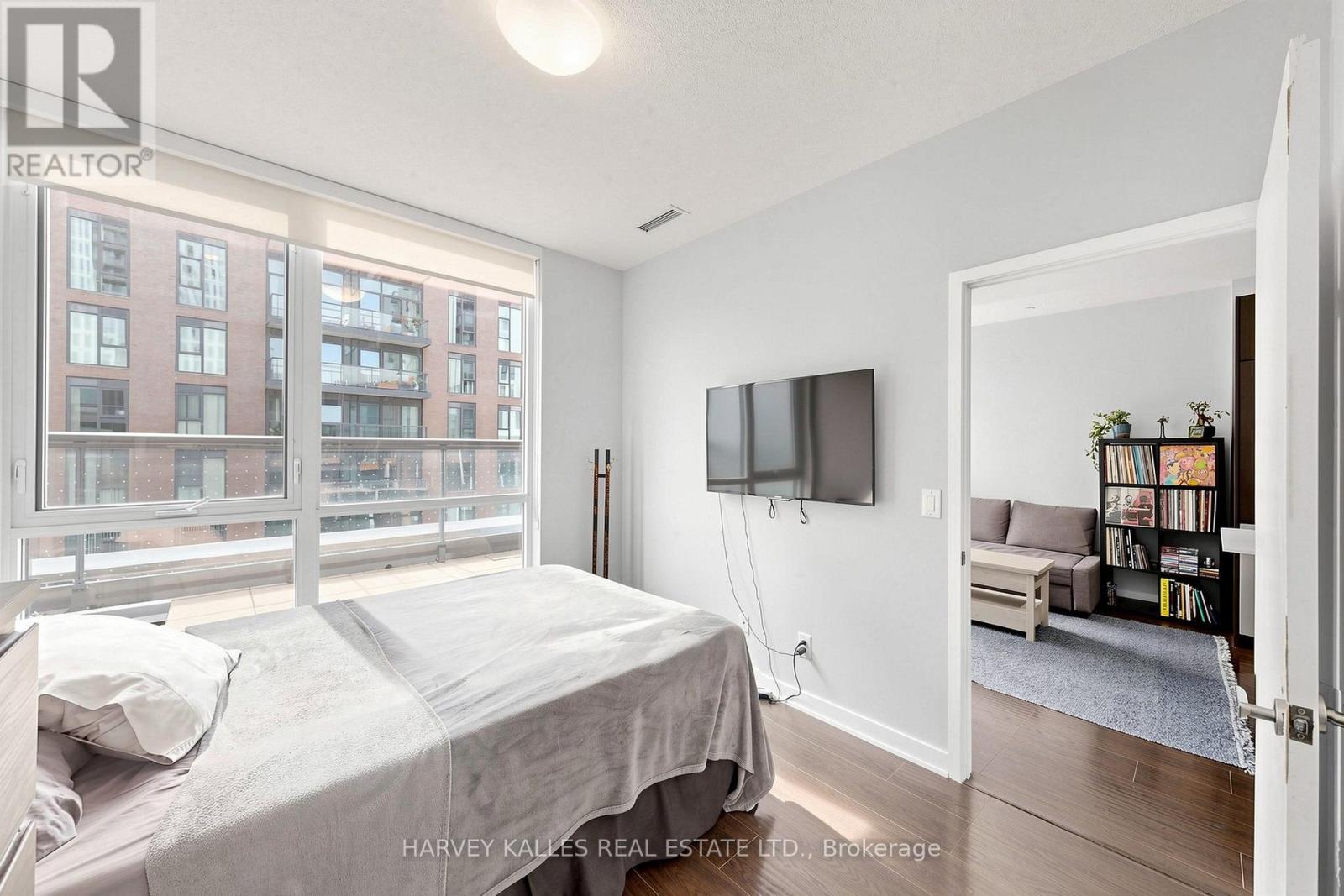 419 - 55 REGENT PARK BOULEVARD