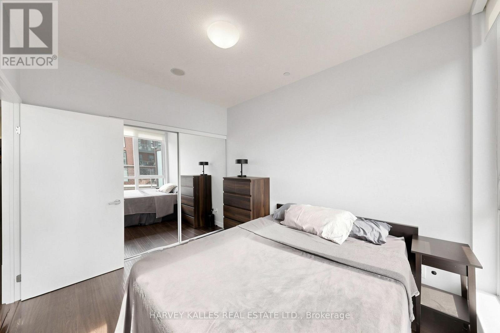419 - 55 REGENT PARK BOULEVARD