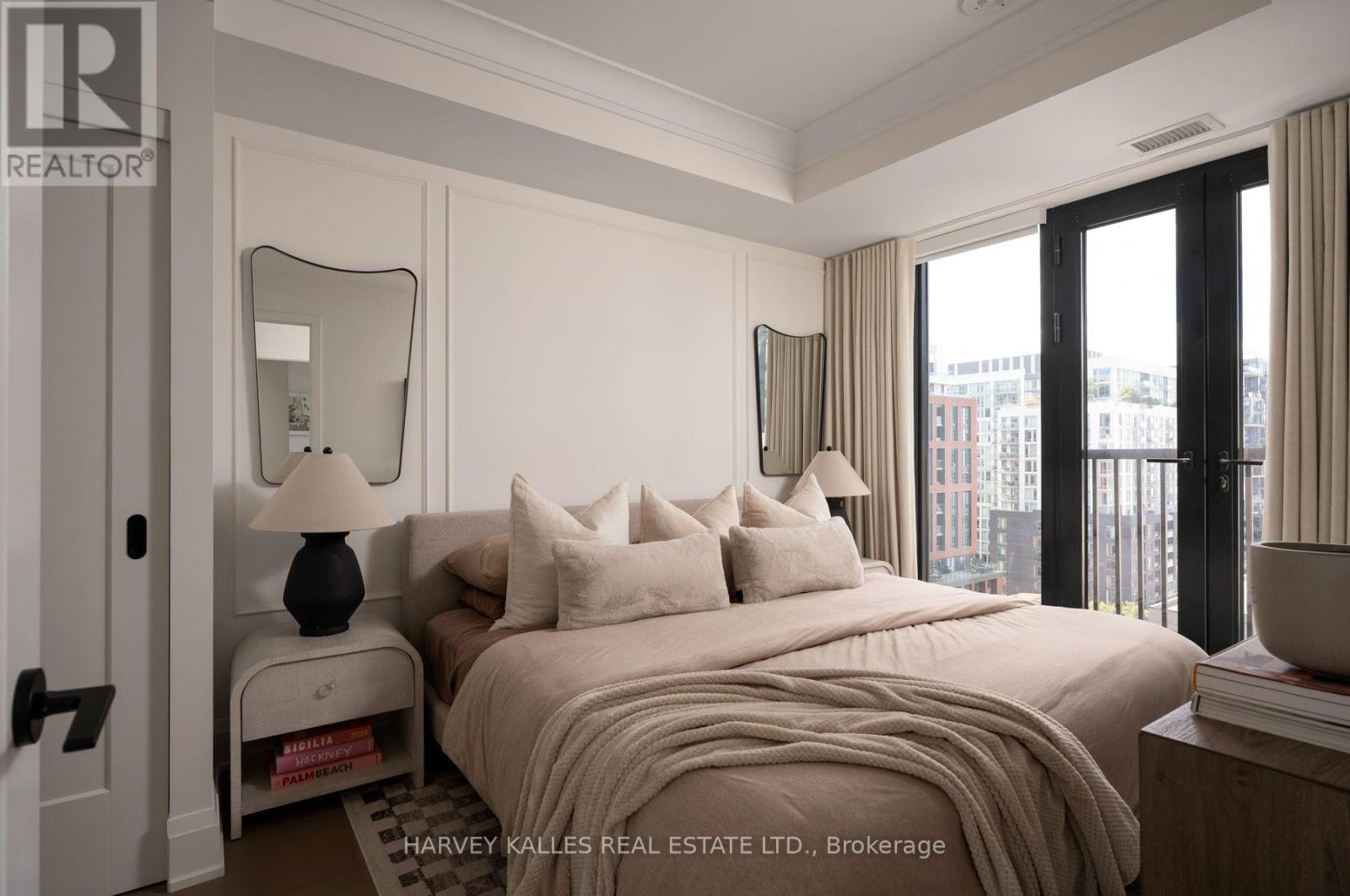 1102 - 123 PORTLAND STREET