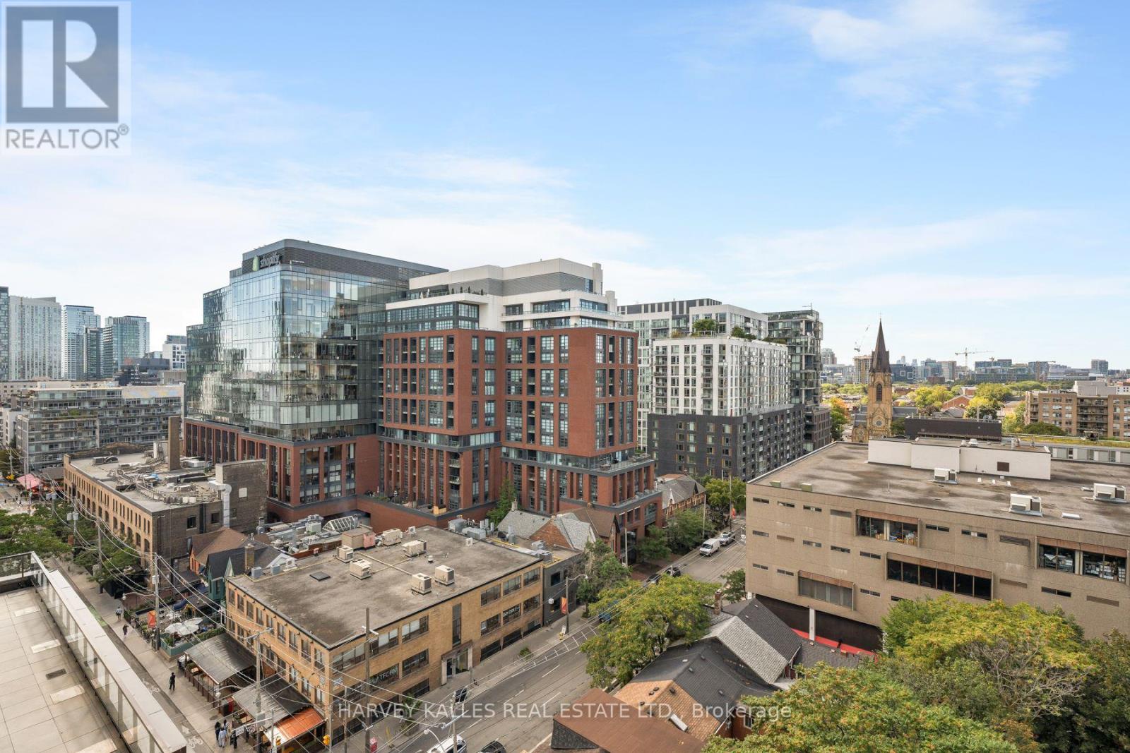 1102 - 123 PORTLAND STREET
