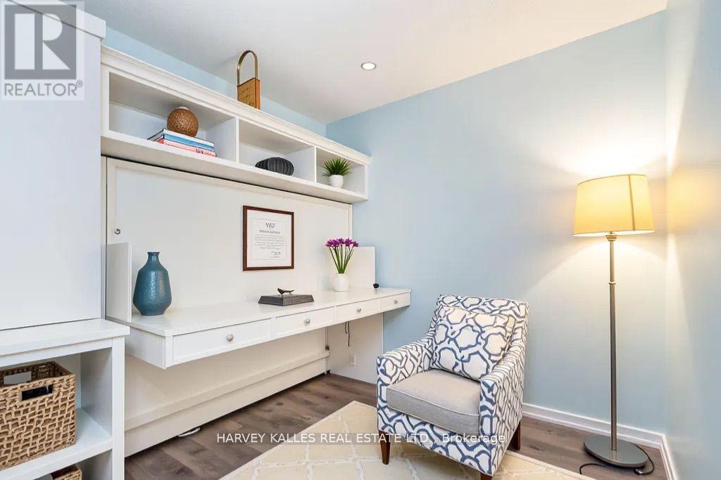 502 - 218 QUEENS QUAY W
