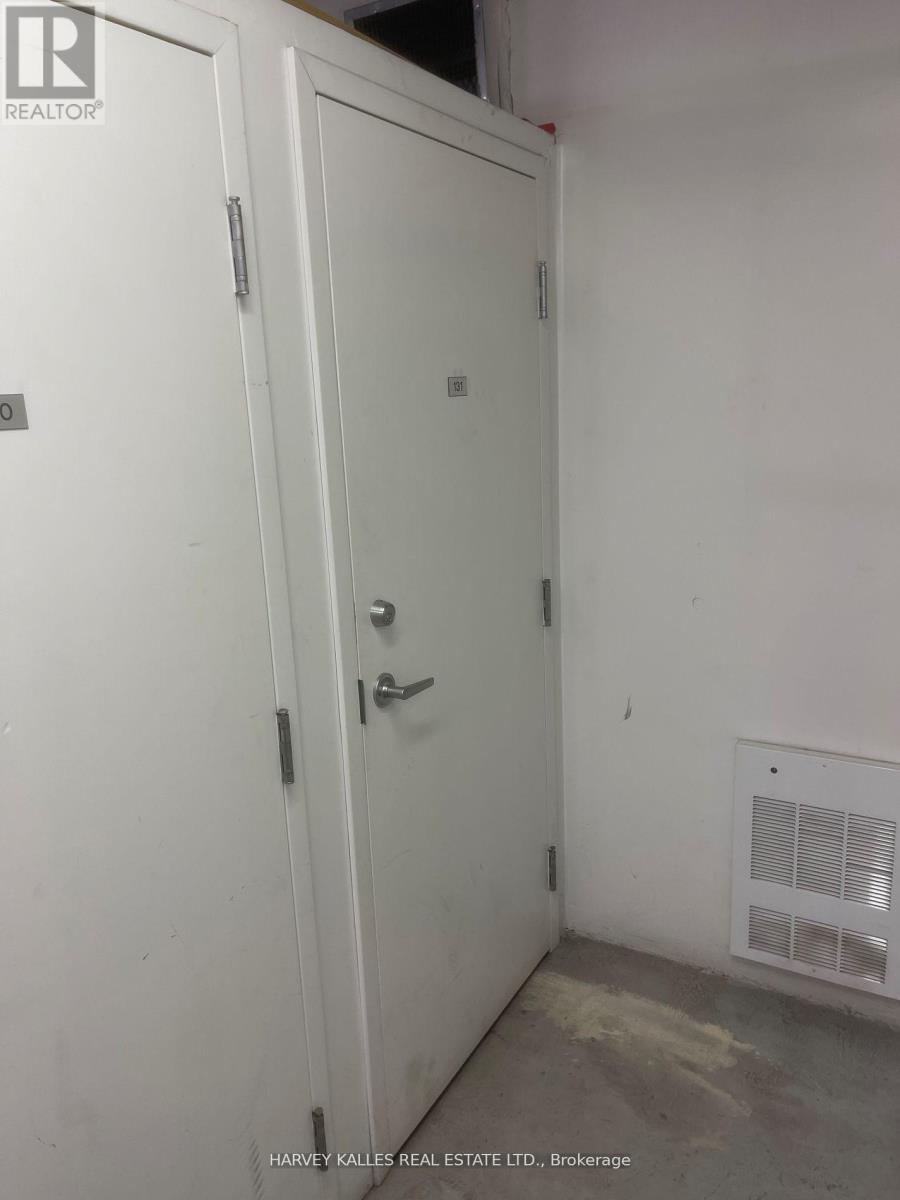 502 - 218 QUEENS QUAY W