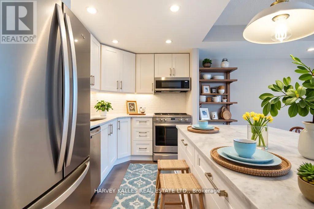 502 - 218 QUEENS QUAY W
