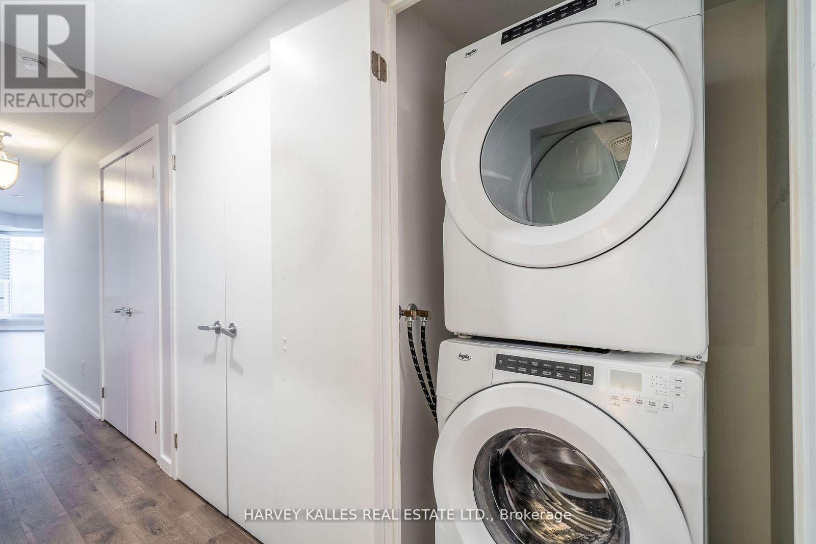 502 - 218 QUEENS QUAY W