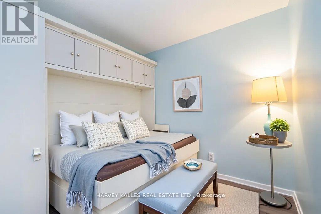 502 - 218 QUEENS QUAY W