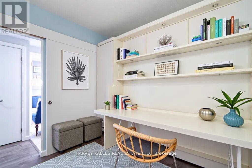 502 - 218 QUEENS QUAY W