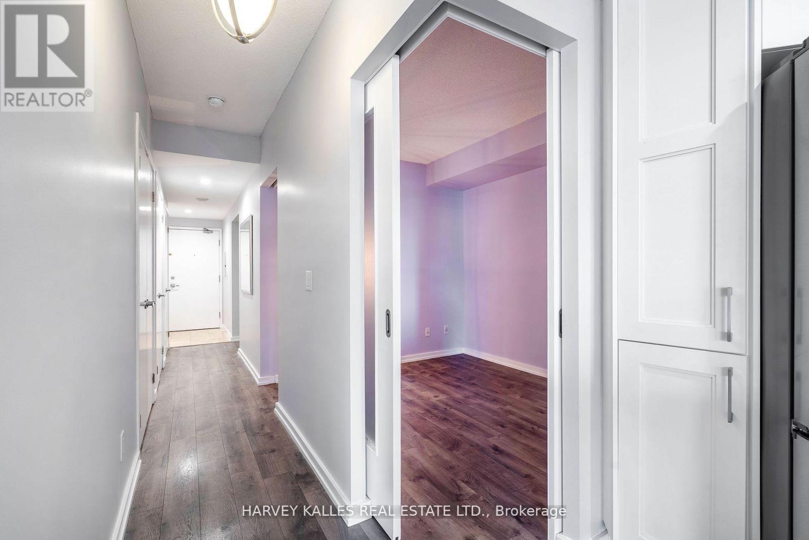 502 - 218 QUEENS QUAY W