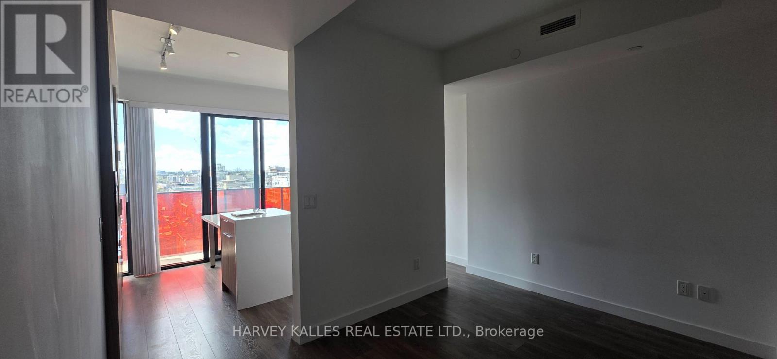 1103 - 215 QUEEN STREET W