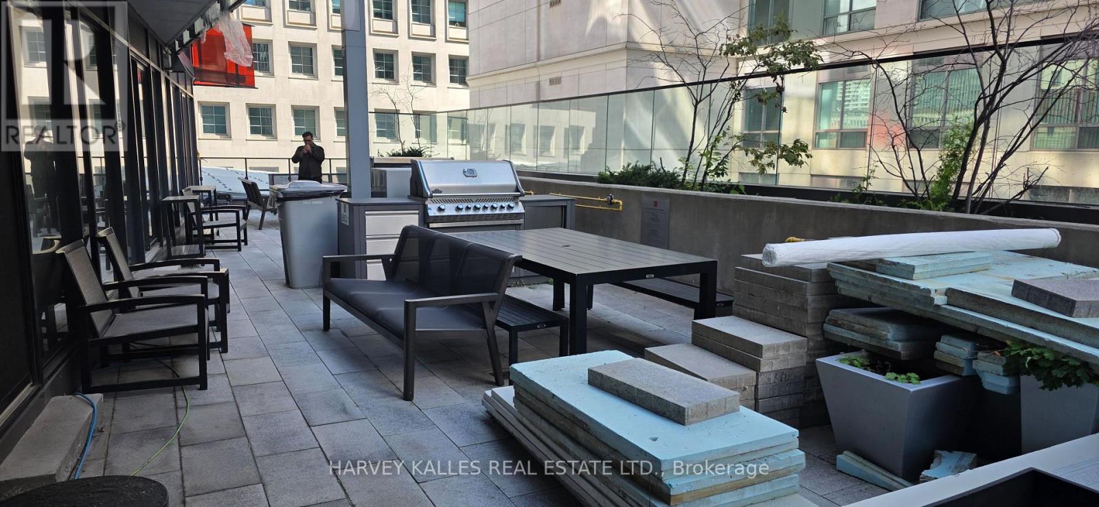1103 - 215 QUEEN STREET W