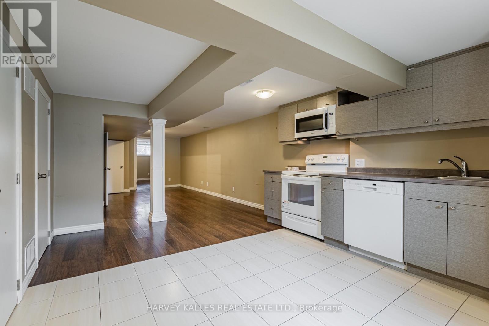 313 GLENHOLME AVENUE