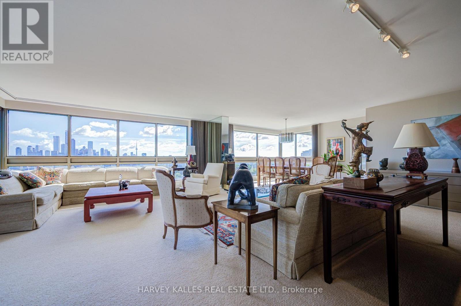 1605 - 63 ST. CLAIR AVENUE W