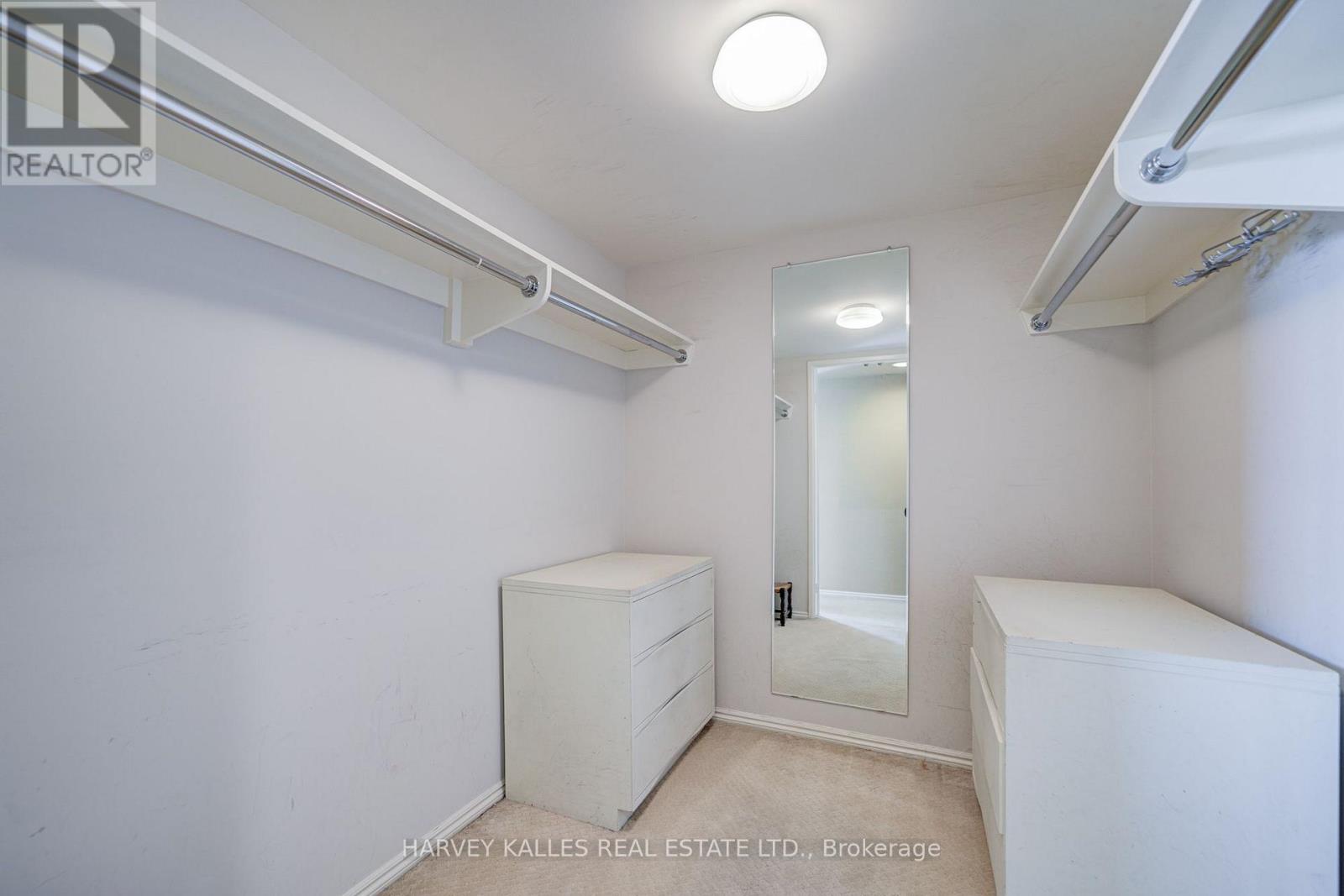 1605 - 63 ST. CLAIR AVENUE W