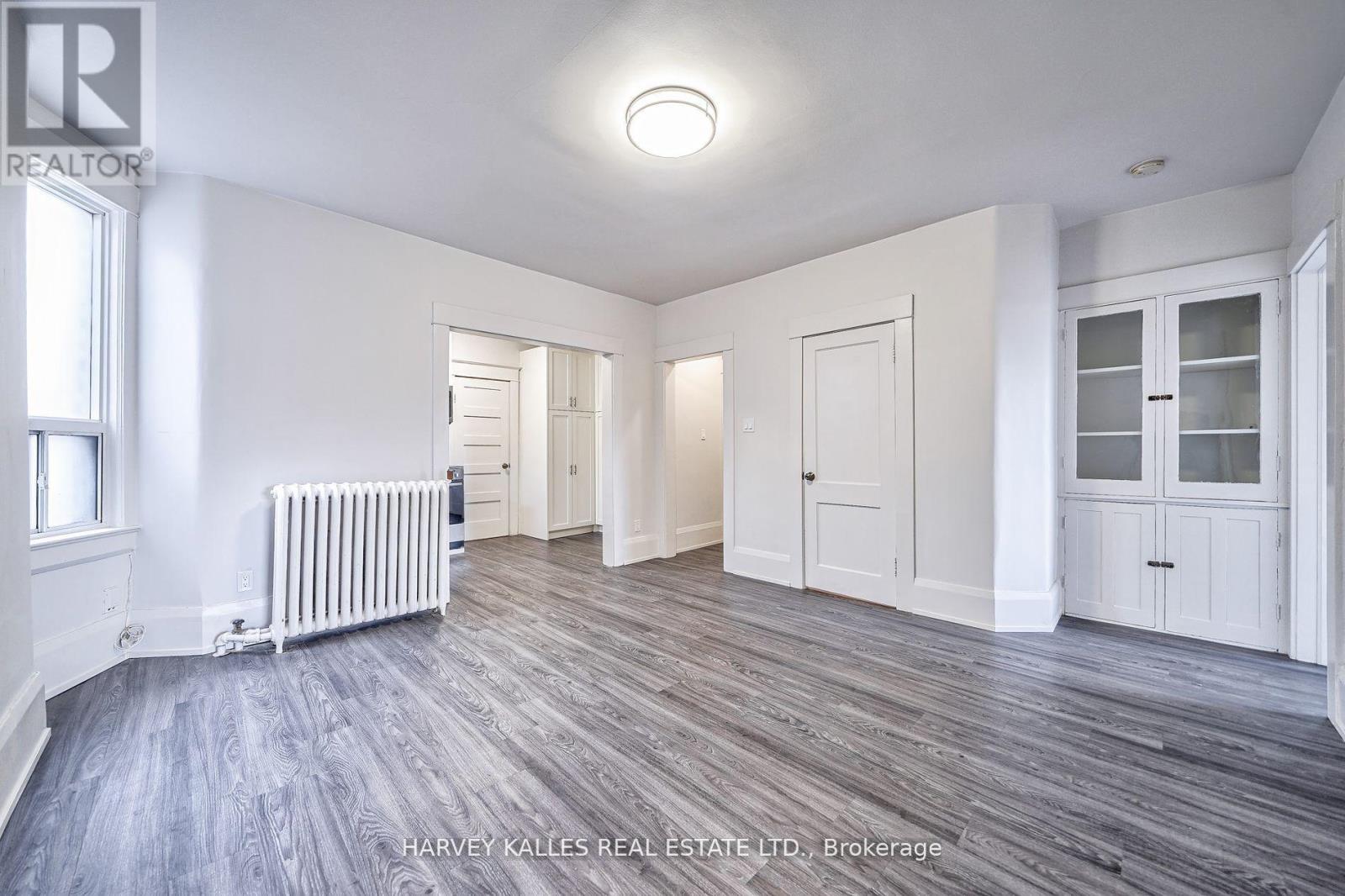 1 - 1072 ST CLAIR AVENUE W