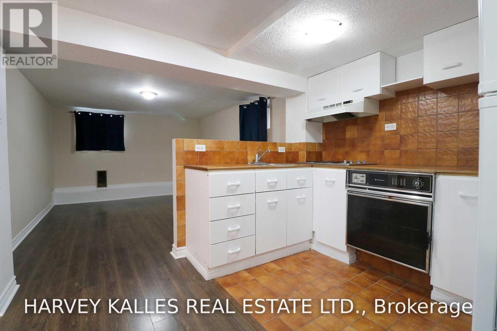 LOWER - 21 BRAEMAR AVENUE