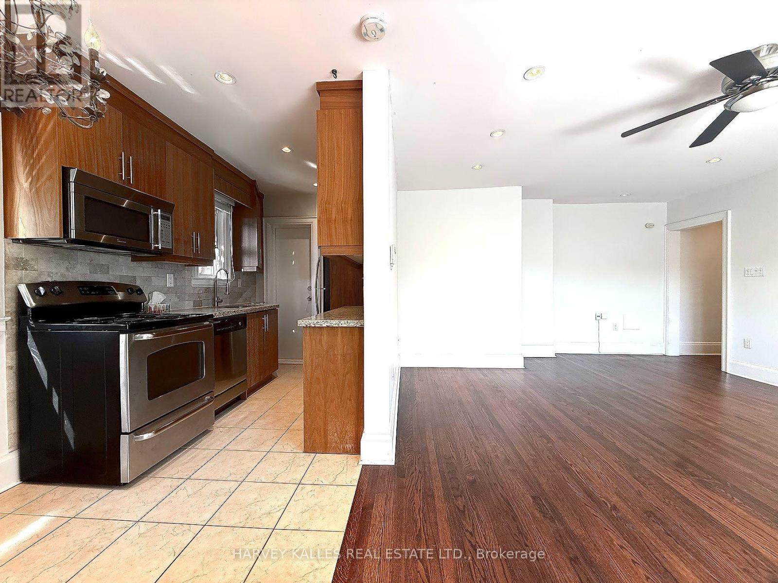 301 - 858 DAVENPORT ROAD