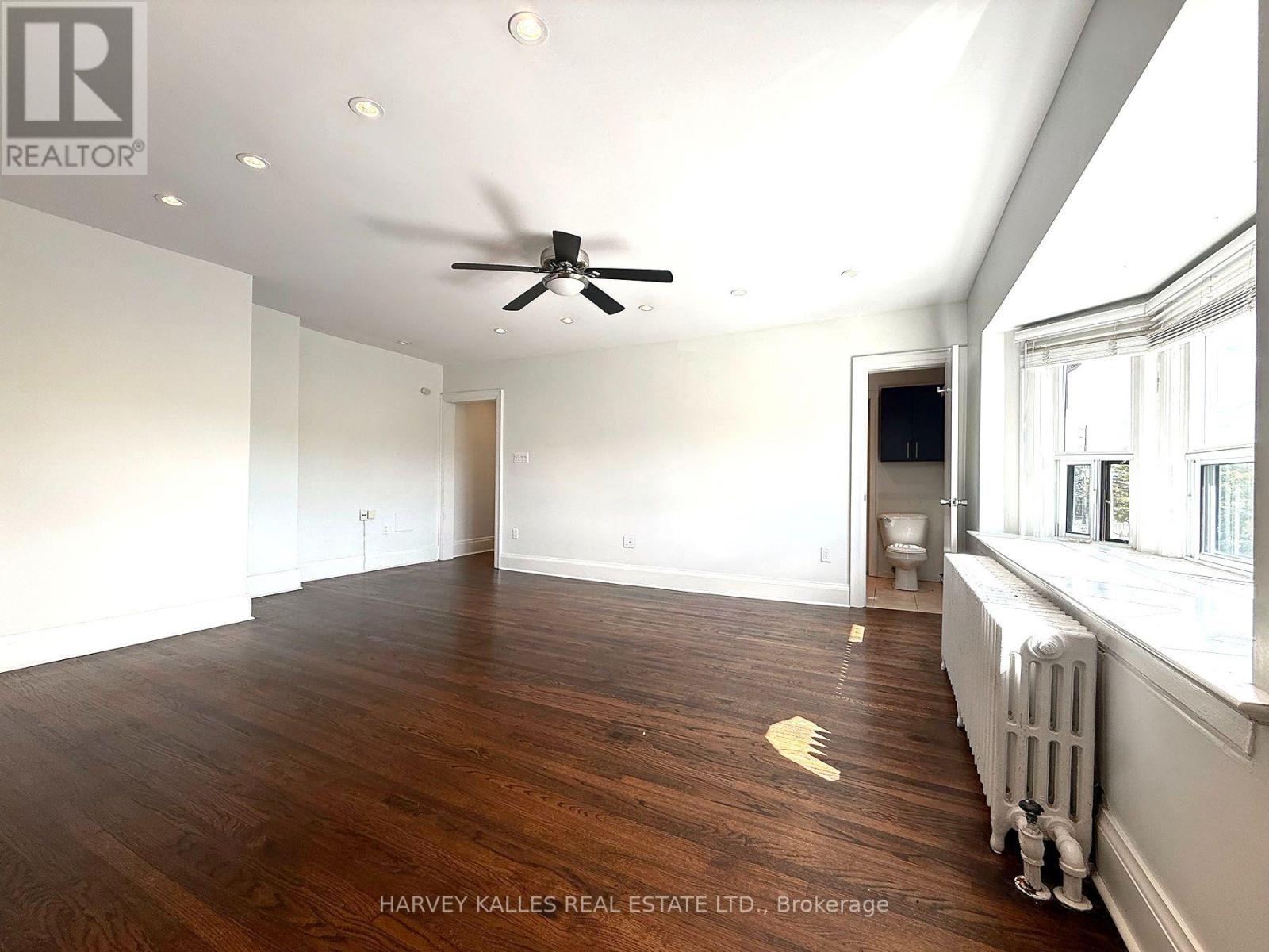 301 - 858 DAVENPORT ROAD