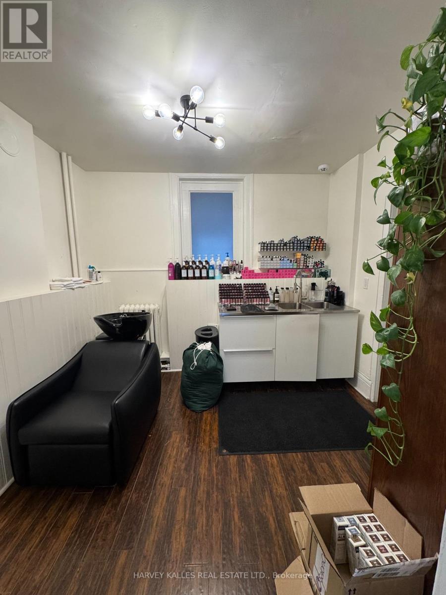 2ND FLOOR - 1118 YONGE STREET