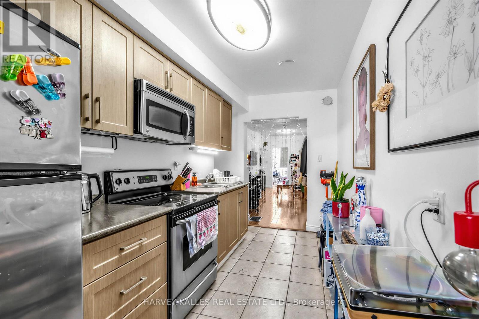 506 ADELAIDE STREET W