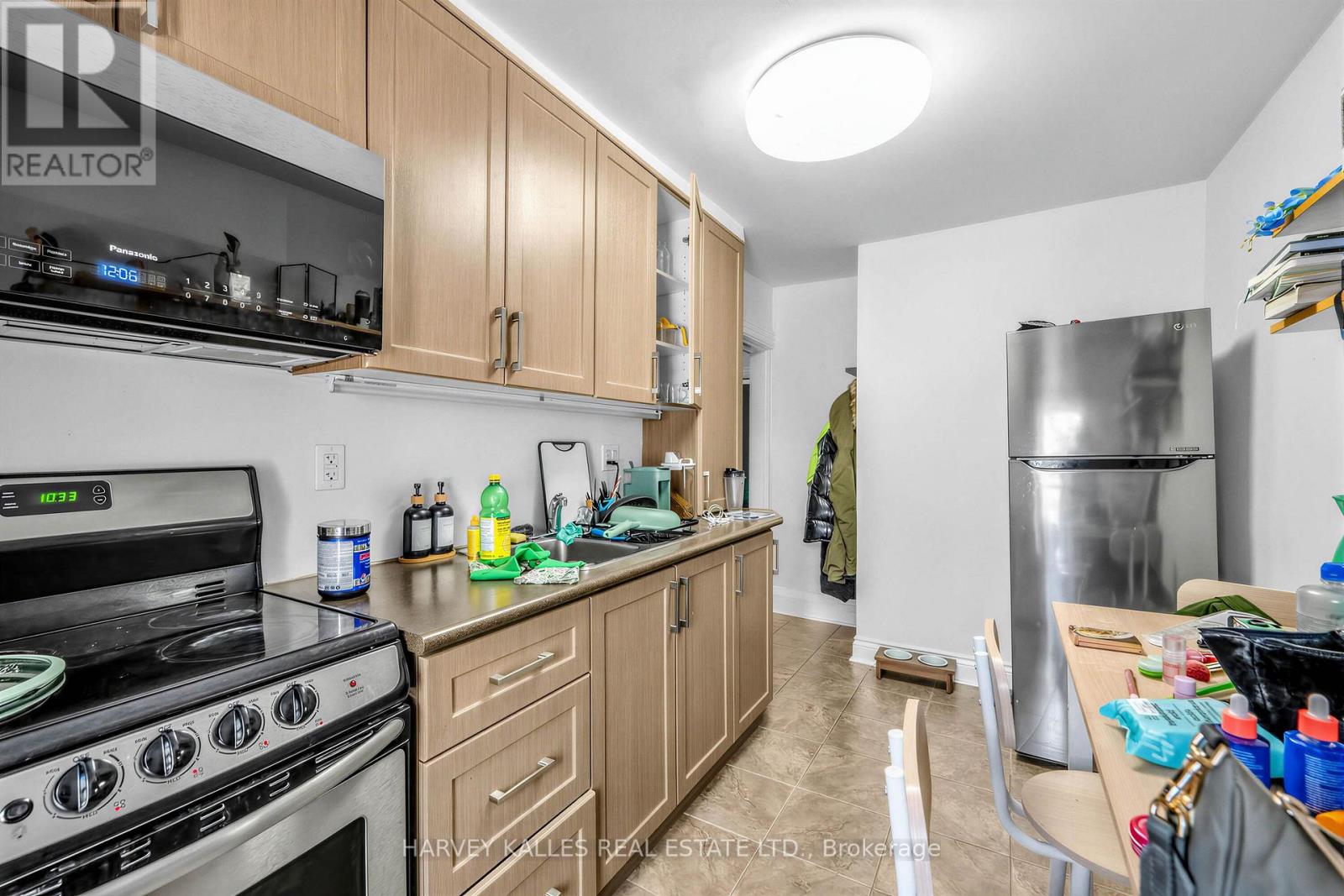 506 ADELAIDE STREET W