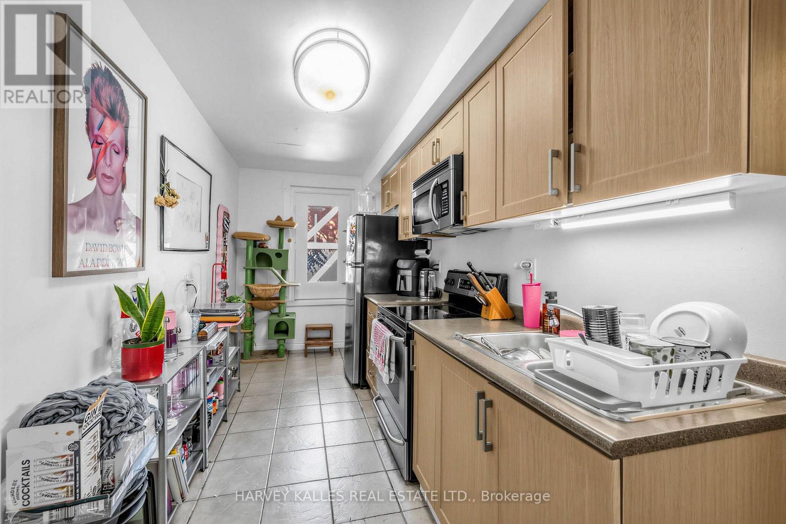 506 ADELAIDE STREET W