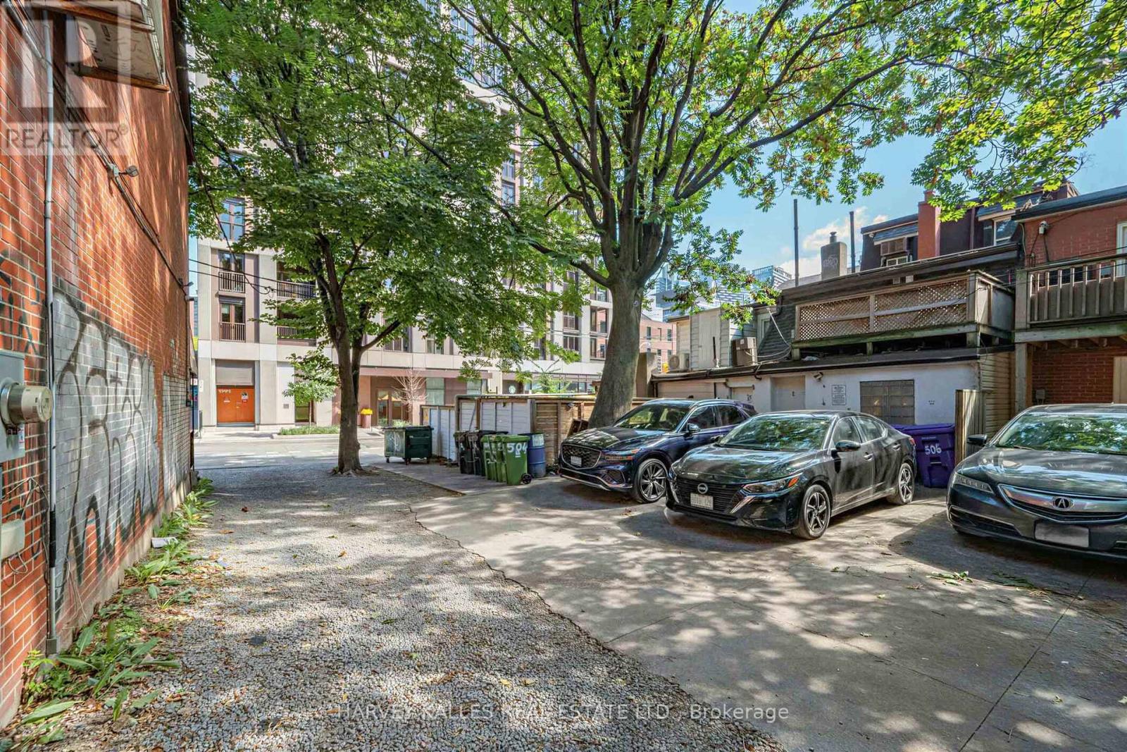 506 ADELAIDE STREET W