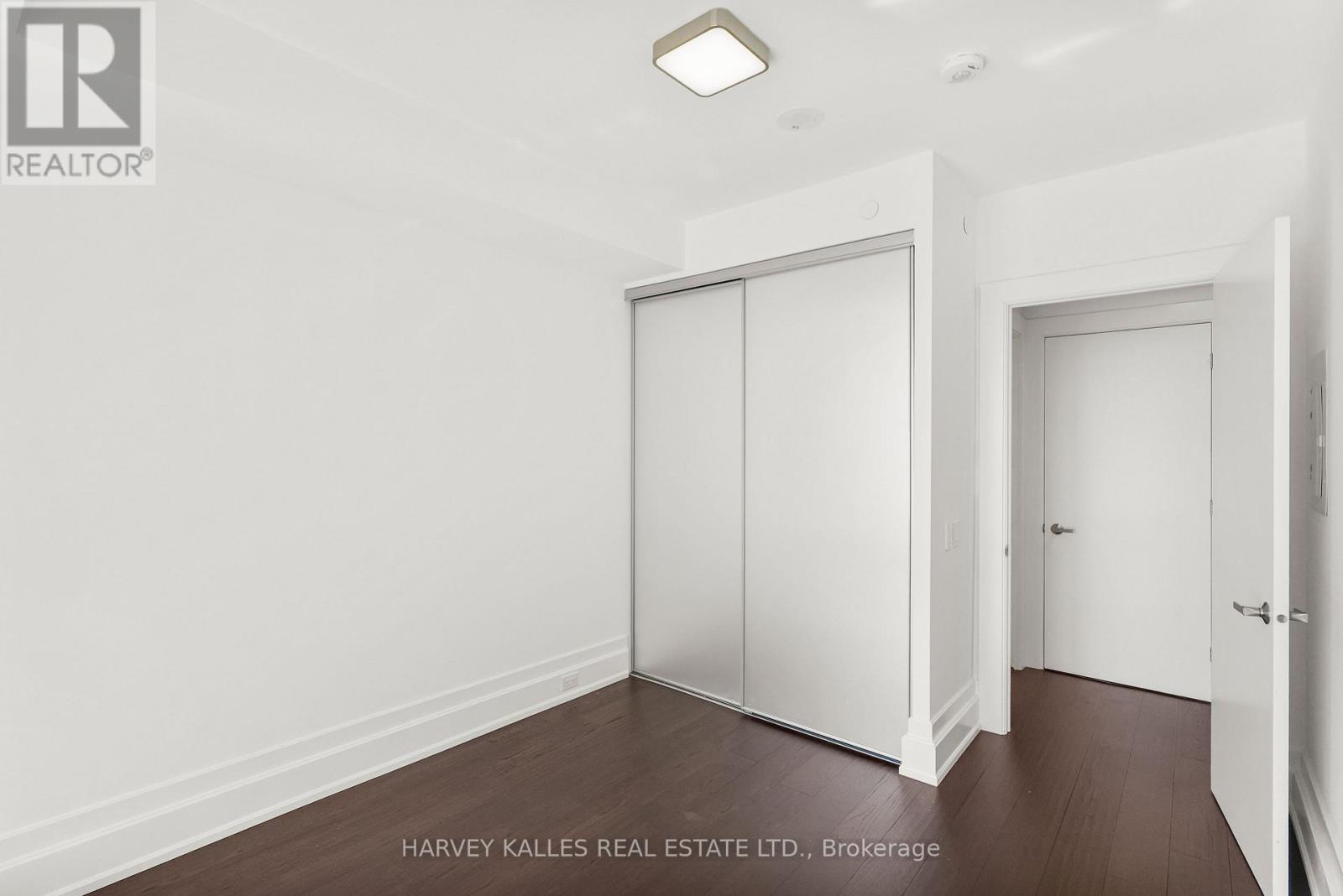 401 - 3 SOUTHVALE DRIVE