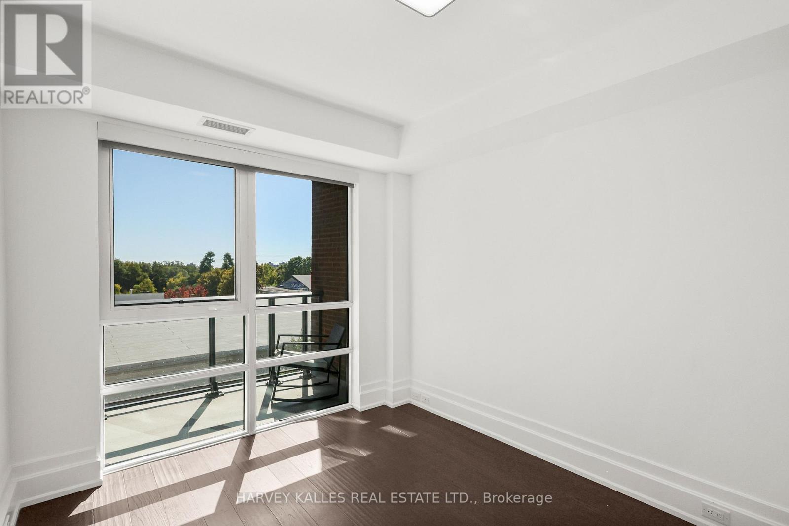 401 - 3 SOUTHVALE DRIVE