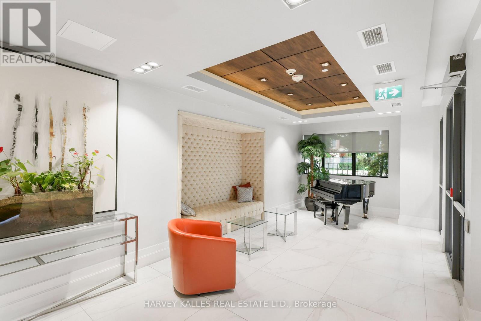 401 - 3 SOUTHVALE DRIVE