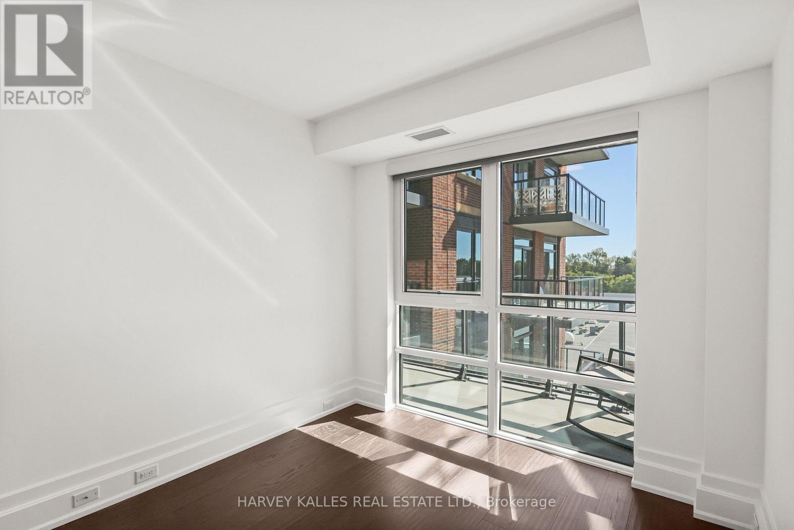 401 - 3 SOUTHVALE DRIVE