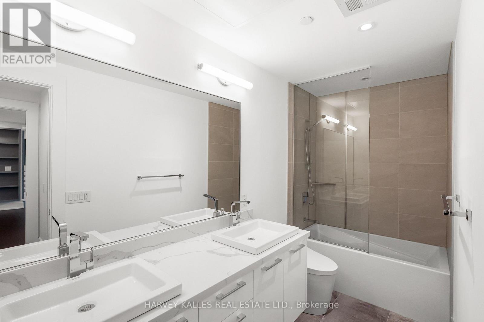 401 - 3 SOUTHVALE DRIVE