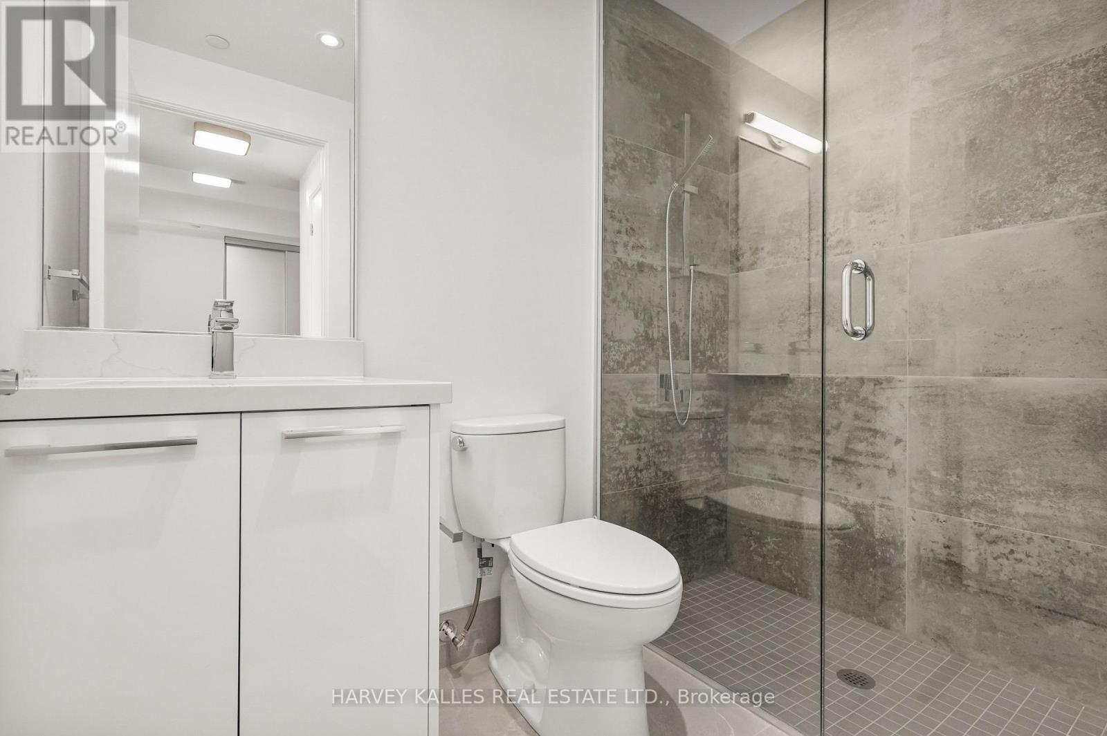 401 - 3 SOUTHVALE DRIVE