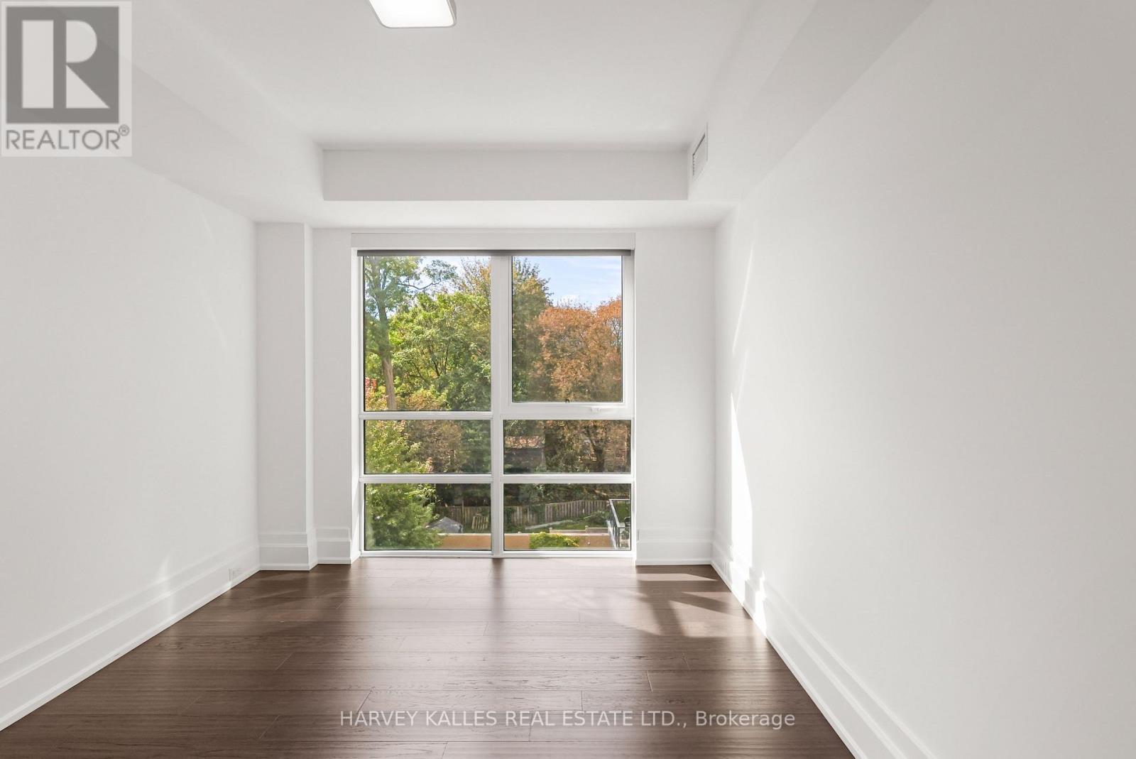 401 - 3 SOUTHVALE DRIVE
