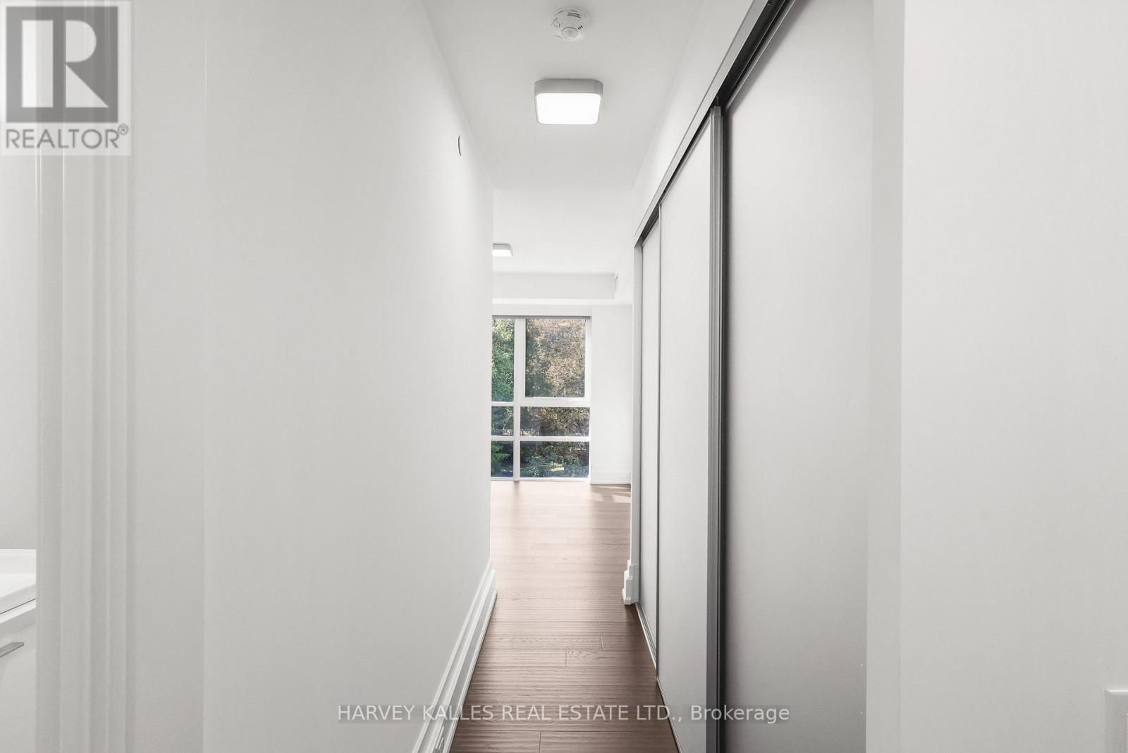 401 - 3 SOUTHVALE DRIVE