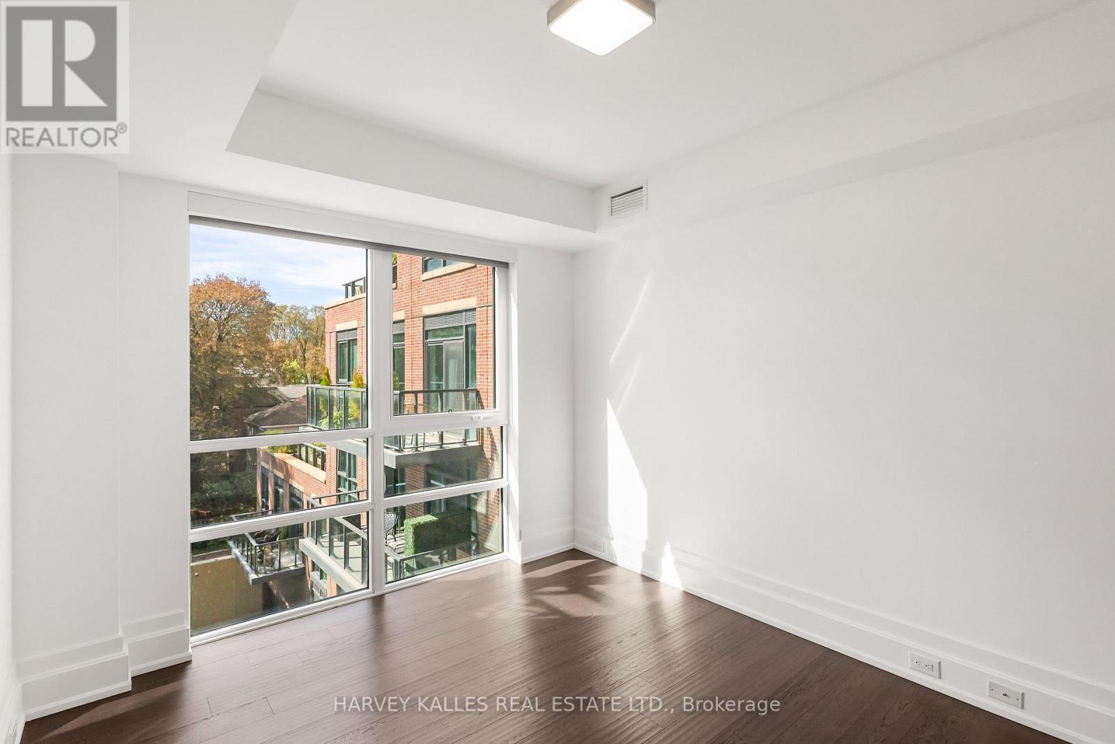 401 - 3 SOUTHVALE DRIVE
