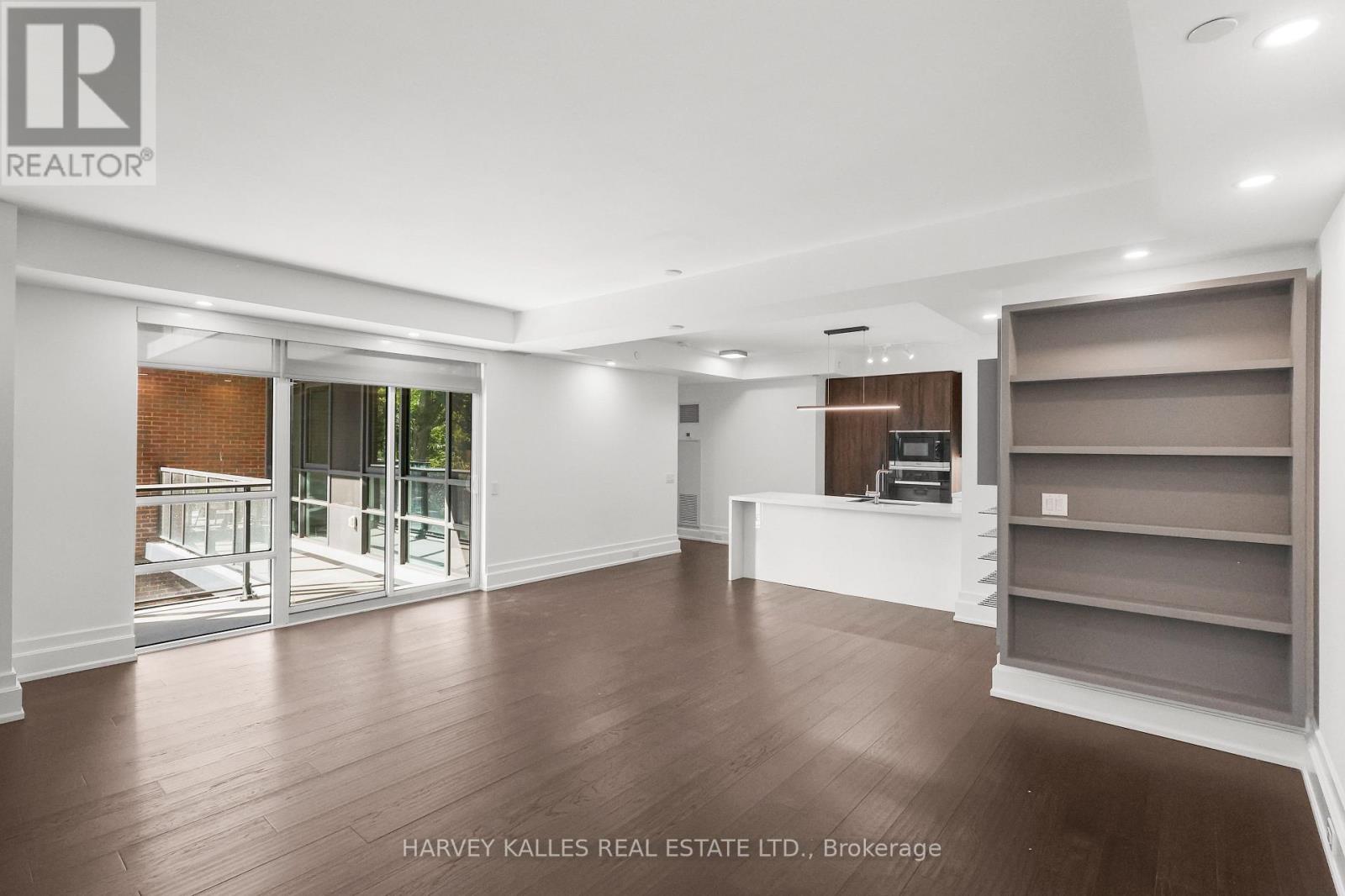 401 - 3 SOUTHVALE DRIVE