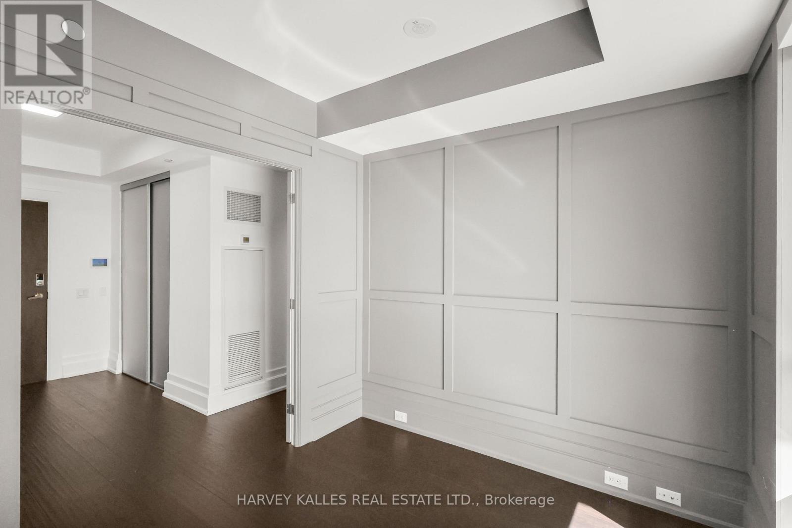 401 - 3 SOUTHVALE DRIVE