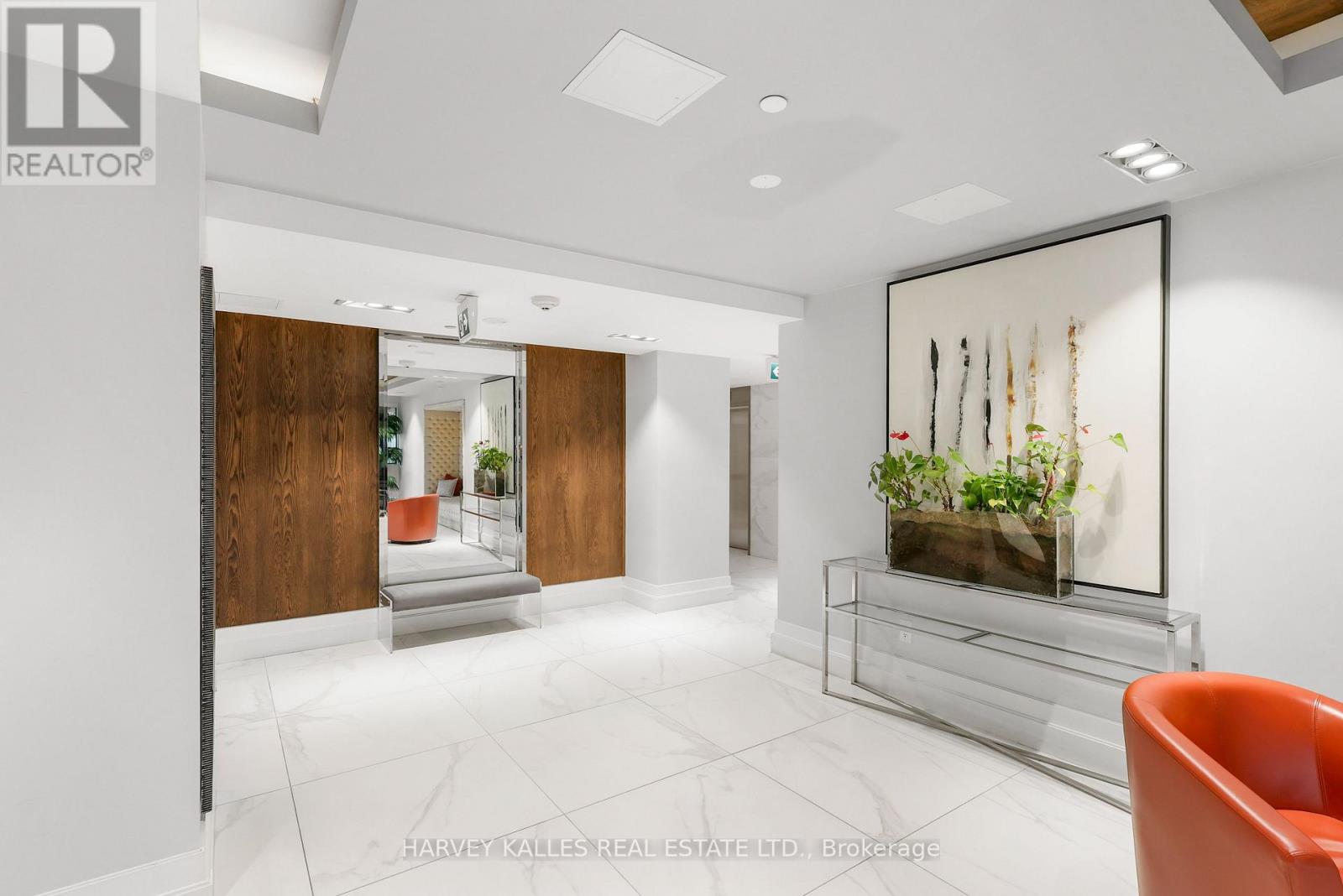 401 - 3 SOUTHVALE DRIVE