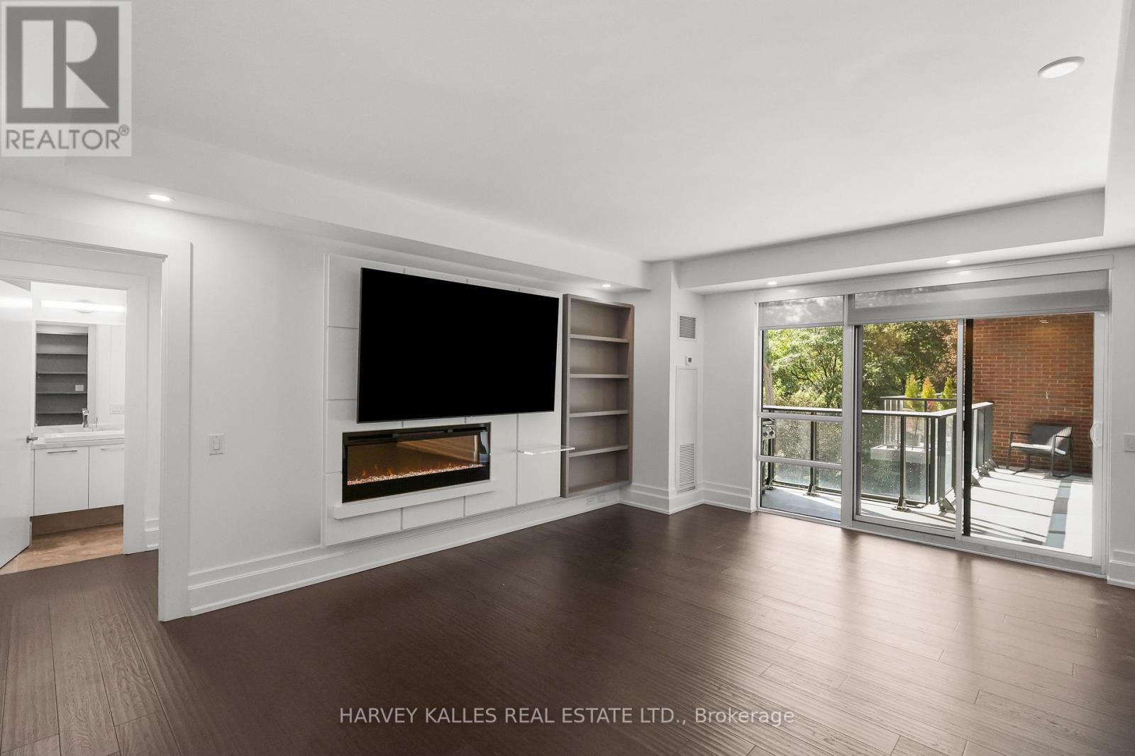 401 - 3 SOUTHVALE DRIVE