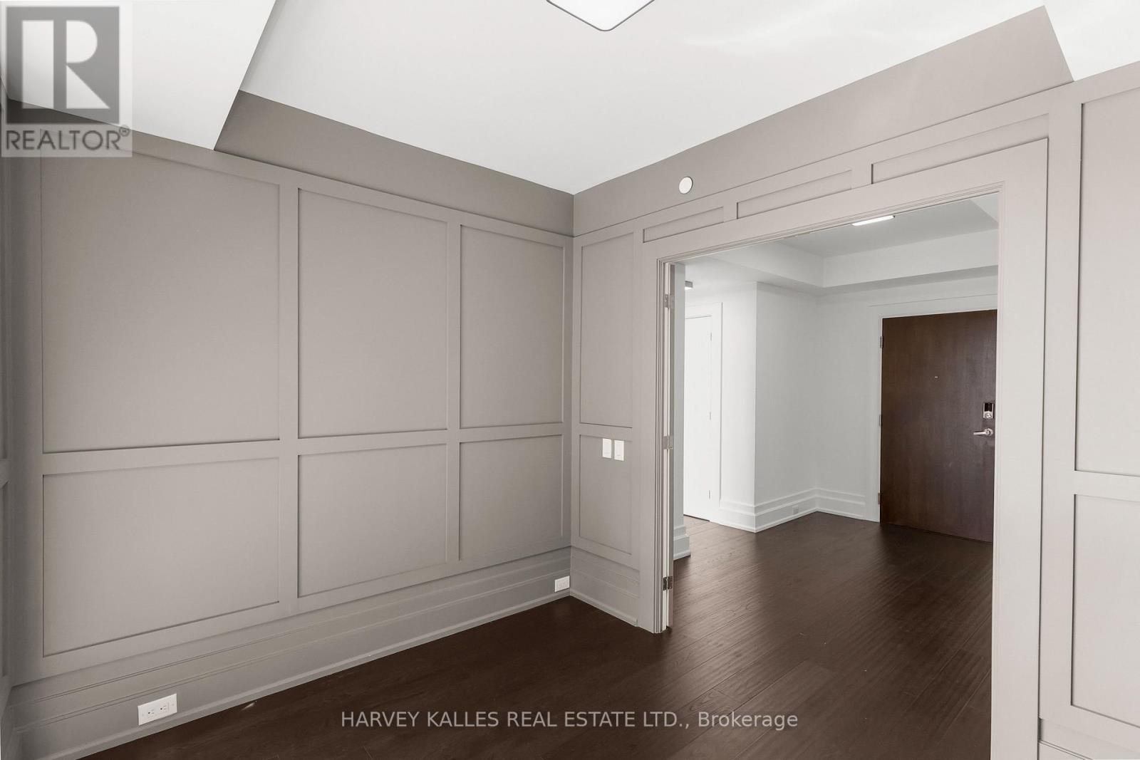 401 - 3 SOUTHVALE DRIVE