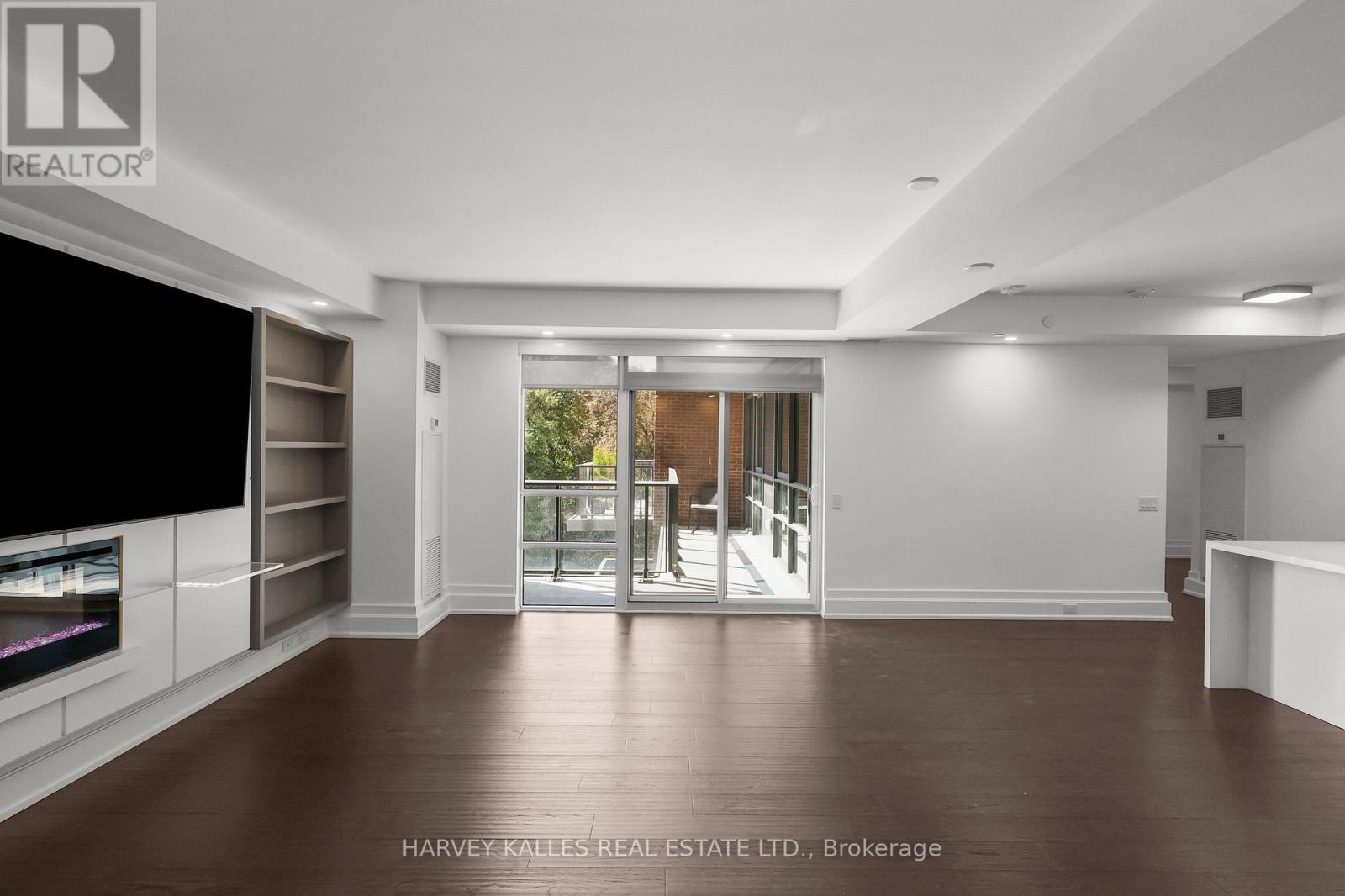 401 - 3 SOUTHVALE DRIVE