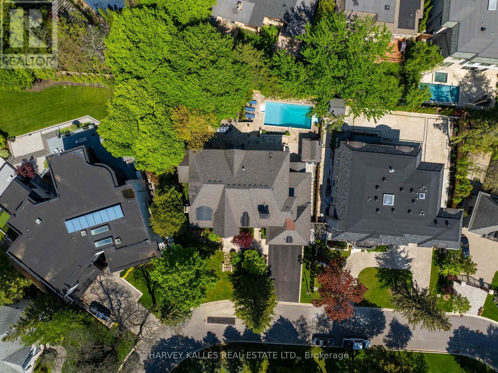 14 DENEWOOD CRESCENT
