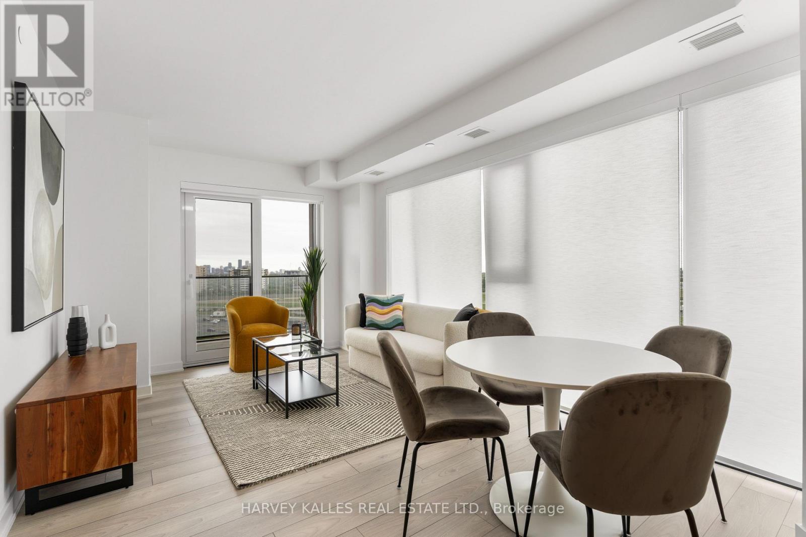 1105 - 8 TIPPETT ROAD