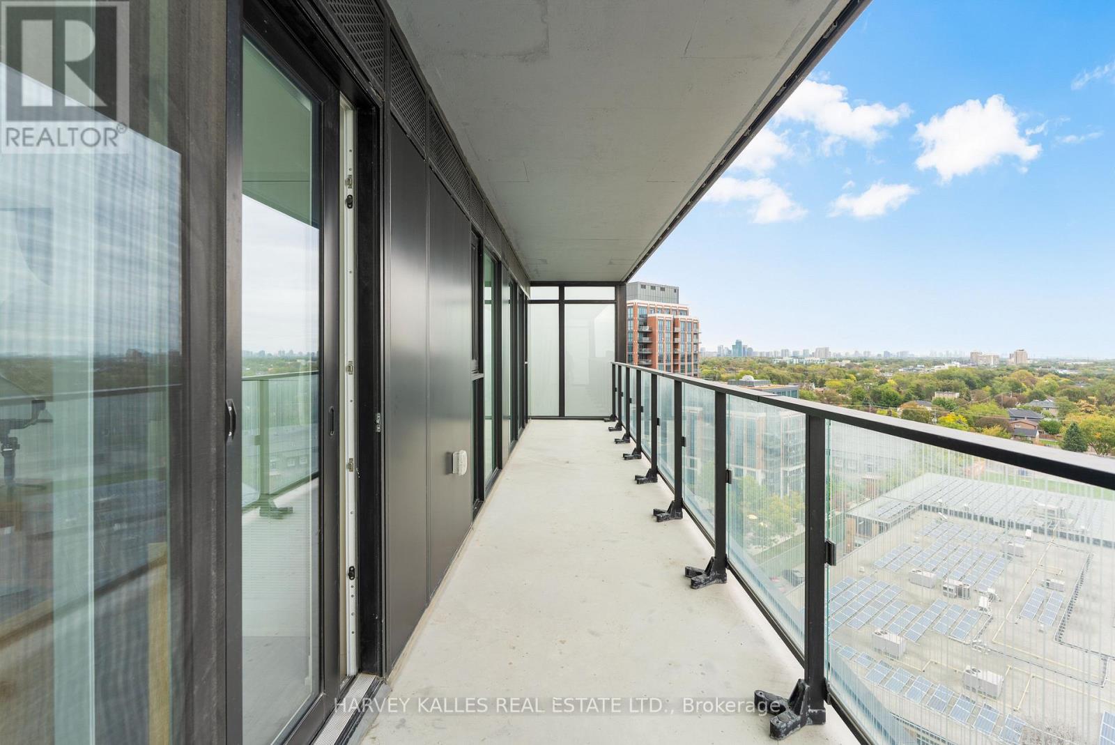 1105 - 8 TIPPETT ROAD