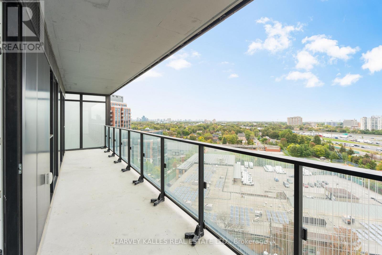 1105 - 8 TIPPETT ROAD