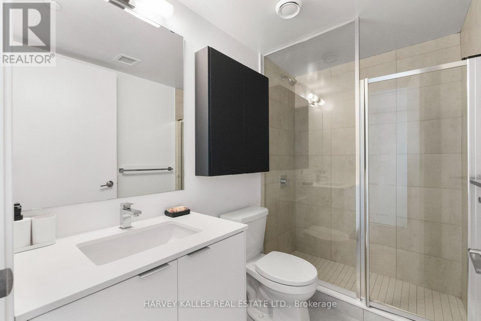 1105 - 8 TIPPETT ROAD